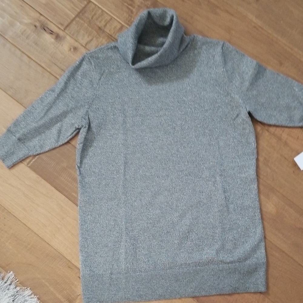 Womans turtle neck top